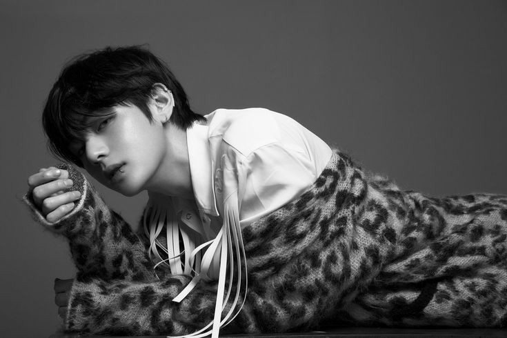  #TaylorSwift    #KIMTAEHYUNG