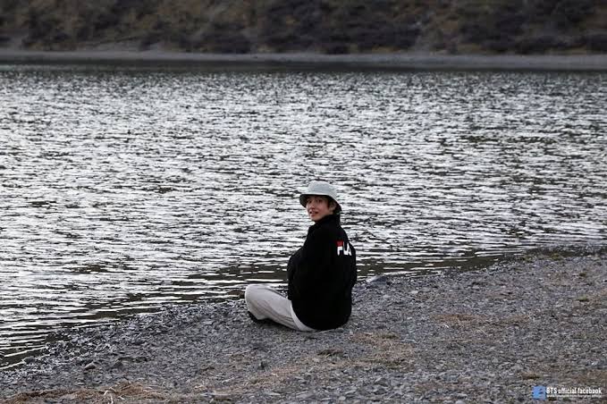  #TaylorSwift    #KIMTAEHYUNG