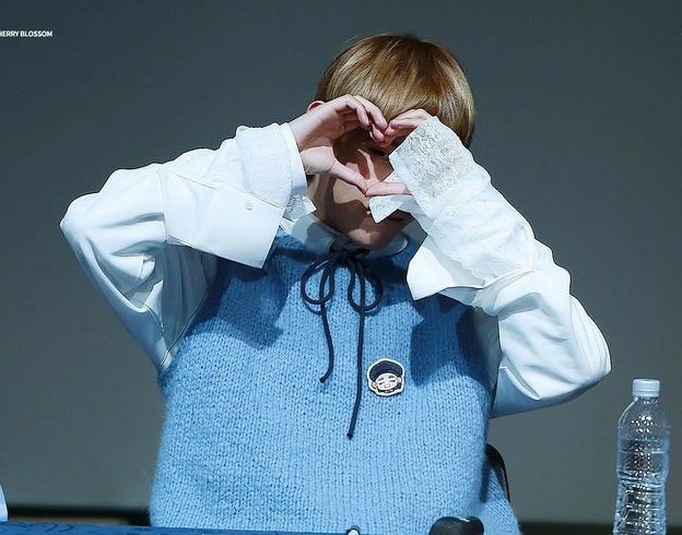  #TaylorSwift    #KIMTAEHYUNG