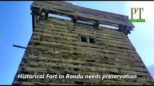Rondu FortCouldn't find a lot of info on it but it does have the characteristic shikara tower with machicolations to throw stones.