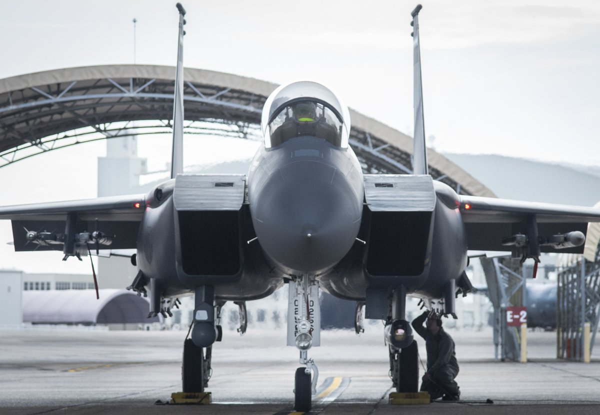 TheDeadDistrict's tweet image. #EmeraldFlag, Eglin’s first native multi-domain test exercise, was conduct Dec. 1-5 on the Eglin test and training range.
The event incorporates ground, space, cyberspace and air platforms.
For the exercise was used as targets T-72 MBTs and Kub ADS
thedeaddistrict.blogspot.com/2020/12/emeral…