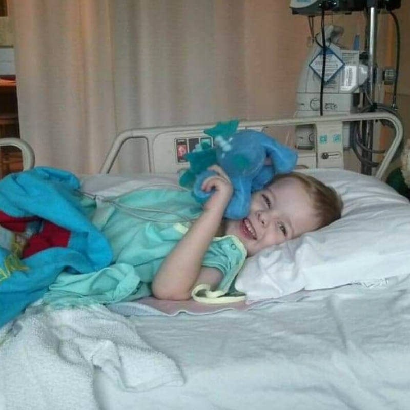 StarlightCanada's tweet photo. Even after over 100 nights spent in-hospital, 18 invasive operations, and so much more, 13-year-old Oliver still has a positive attitude and a smile on his face! With your help this holiday season at https://t.co/ypmnxumgc2, we can make it shine even brighter. ❄️ https://t.co/VpSYhaUKW4