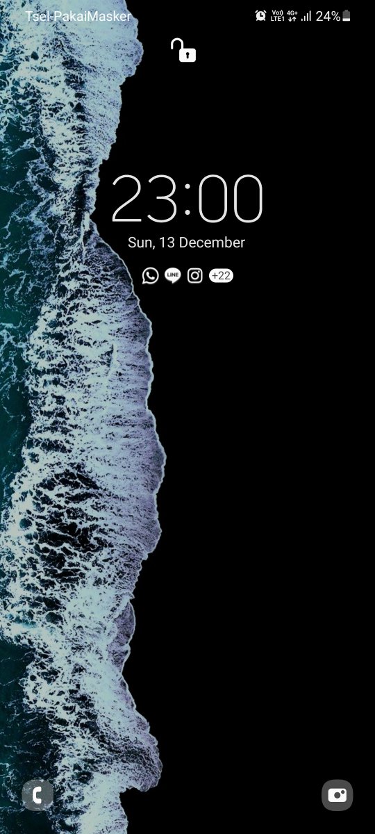 5. Let's appreciate the new visual changes...By the way, you can see in the third pic that the old weather widget (S8-style) is gone. Now it's replaced by the widget at the bottom of that analogue clock (horizontally arranged, instead of vertical).