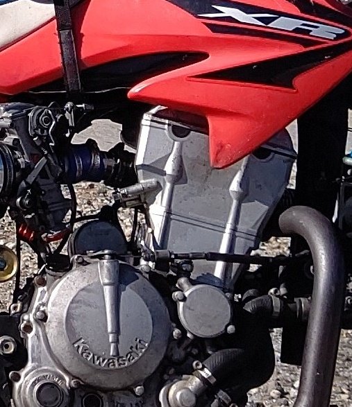 XR100_250's tweet photo. XR100モタード改KLX250エンジン
書き換え可能なCDIに交換しました✨
規制前CDIよりパワーが出るみたいです🎵
KLX300マップに進角、リミッター解除🤔
ハイカム、FCR35キャブも入ってるので35馬力位にはなったかな(*´ω`*)
#XR100モタード
#XR100改250cc
#KLX250
#スワップ
#魔改造
#FCR35 https://t.co/HUmr6YhsMU