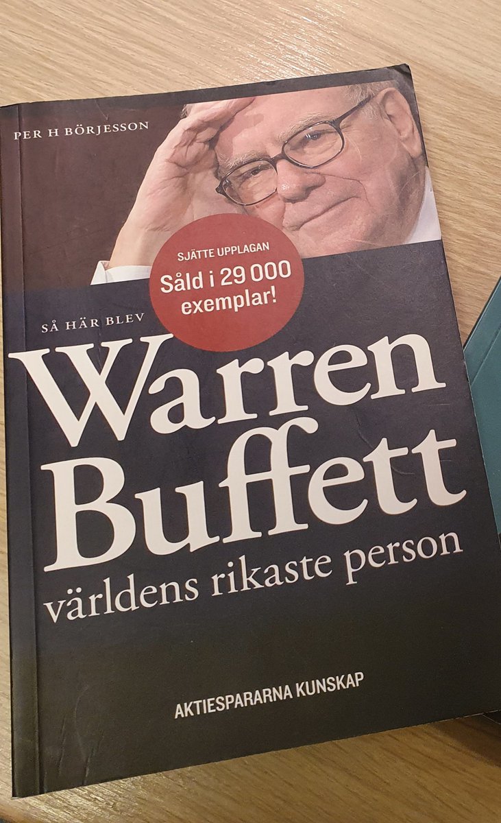 Flyttar snart och rensar lite bland böcker som dammar. Bättre att de kommer till användning. RT för att vara med på lottning.