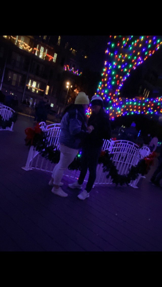 SportsQueen_5's tweet photo. So, my fairytale dreams came true last night and the girl of my dreams proposed in front of the Christmas lights 😭🥰 https://t.co/2UcMkgoR7C
