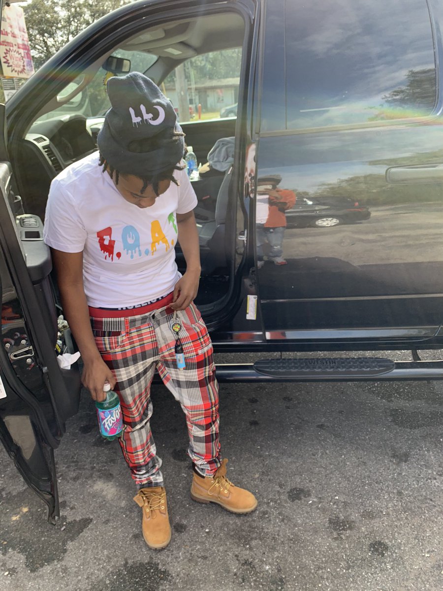 DrankGod4400's tweet image. Lost so many brothers to the system and to that orange clay mud 💯🌙〽️ #LLMoon #LLMatt #FreeDaGuys