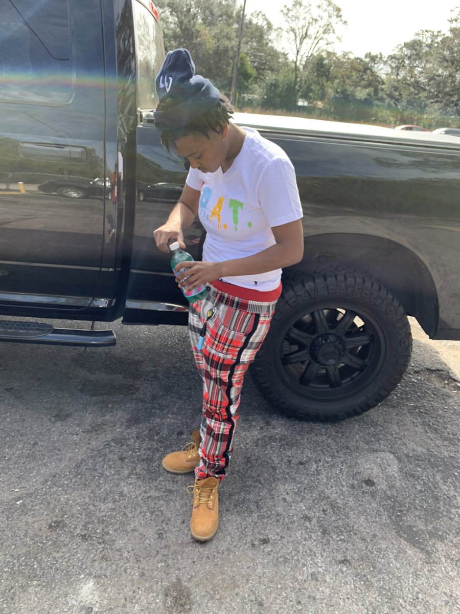 DrankGod4400's tweet image. Lost so many brothers to the system and to that orange clay mud 💯🌙〽️ #LLMoon #LLMatt #FreeDaGuys