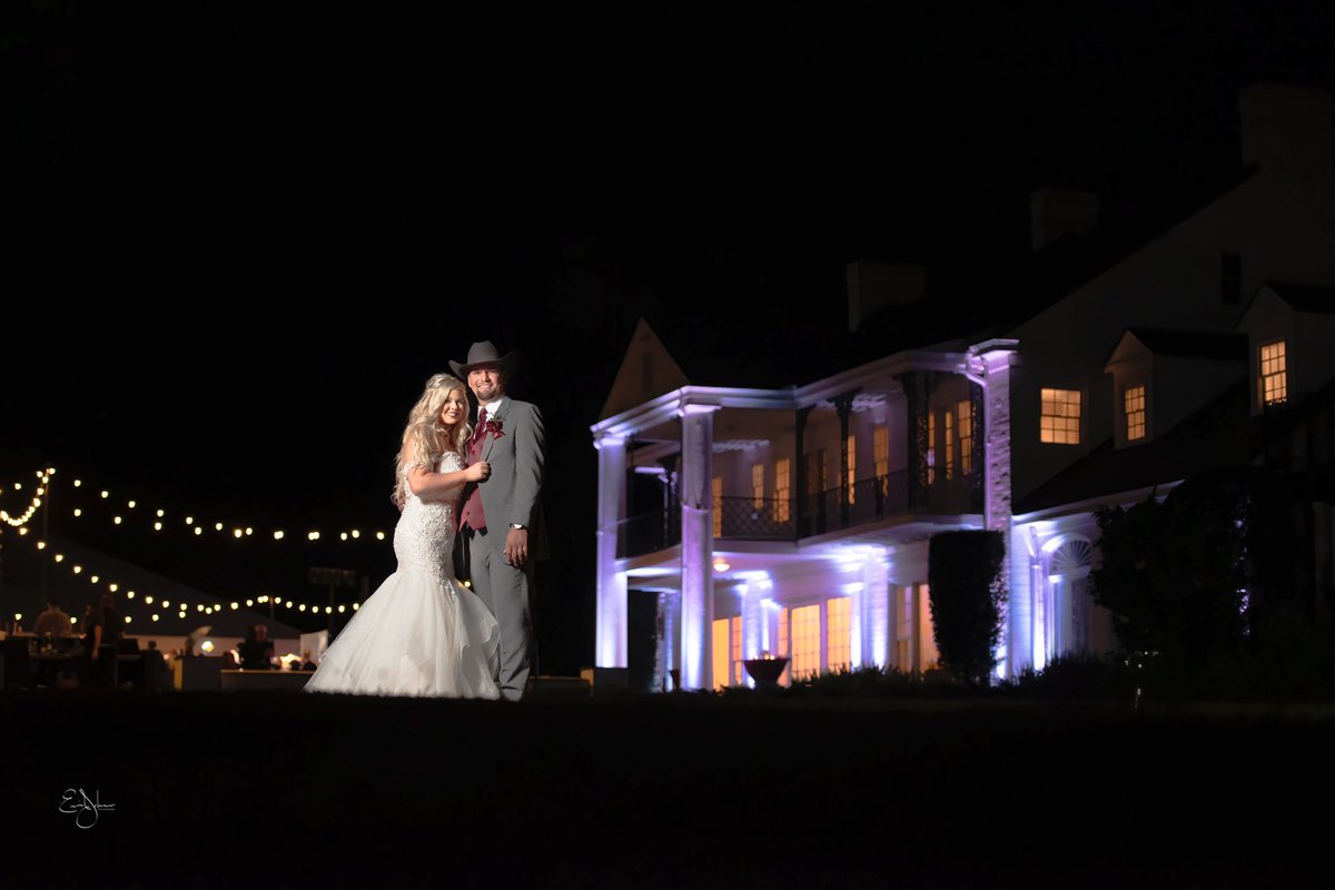 motangle2's tweet photo. Mr. &amp; Mrs. Maldonado ❤️ https://t.co/wUY4NE6XKR