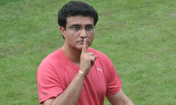 Dada  @SGanguly99 and king  @imVkohli identical pictures thread. My two favorite cricketers and 2 greatest Indian captains of all time  #KingKohli  #sauravganguly