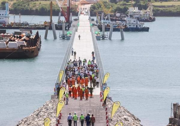 josenyingi's tweet photo. We are celebrating kenya at 57 with Likoni floating bridge. The first of its kind in Africa which was built to ease ferry congestion. 
#57Challenge
@5thEstateKE https://t.co/oNaXR3jfQg