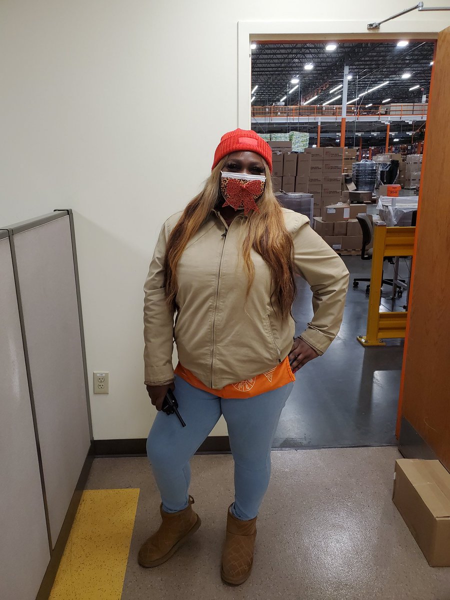 jan_ice90's tweet photo. #Holidaymasks #spiritweek #DFC6777 @BillRodgers_12 @ISAMACK https://t.co/re9G2GC3Ap