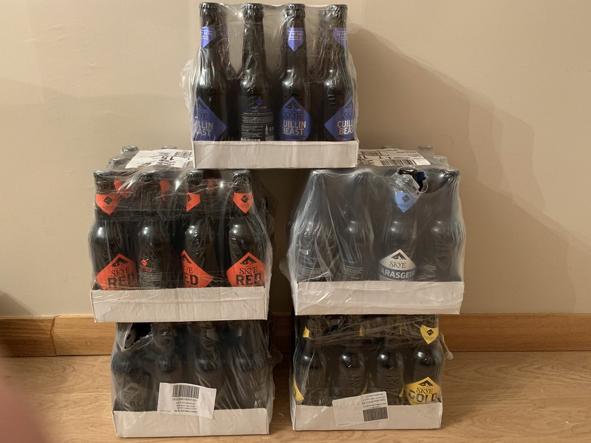 peeleyb's tweet photo. Excellent service again from @IsleofSkyeBrew Can’t believe it’s Christmas again! #skyered #skyeblack #skyegold #tarasgeir #cuillinbeast this will go well with my @RaasayWhisky #inauguralrelease #sláinte
(Preferred the boxes 😉) https://t.co/O7u6vyaWHT