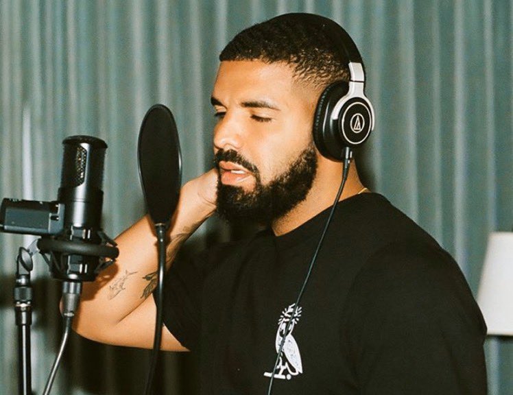 new_branches's tweet image. Reminder: We are getting a new Drake album next month