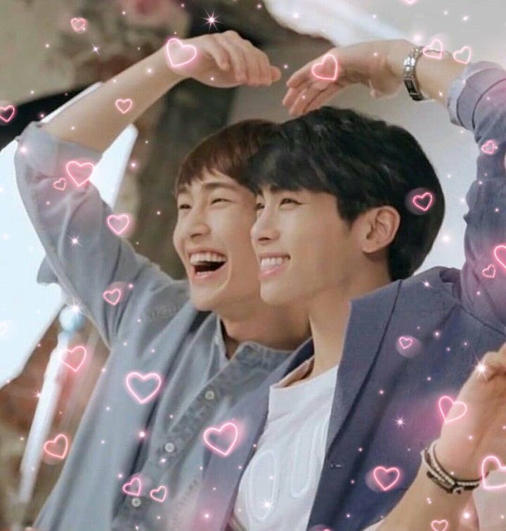jjongieluvrs's tweet photo. and happy jinki day 💗💗💗 https://t.co/c4DTY3B60E