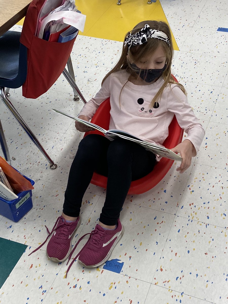 MillerHudsonWG's tweet photo. The best gift- a class set of scoop rockers!! I have such amazing students and families!! #happyteacher #happystudents https://t.co/BflFwaJegv