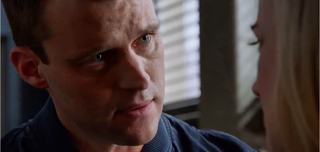 Double whammy of heartbreak when Casey stood by Brett through her grief. My heart heart for both of them - for Brett's pain and Casey feeling Brett's pain like it was his own."Whatever you decide - I'm here."