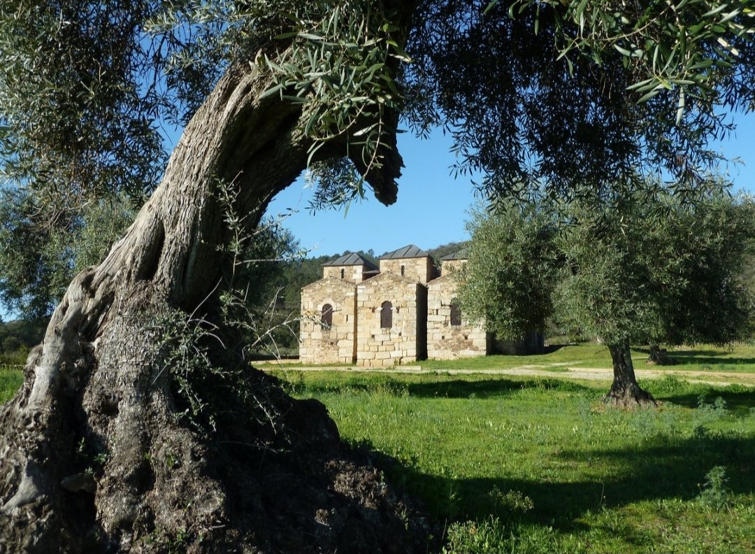 sayagomorales's tweet photo. Un edificio y a la vez un entorno que merecen una visita, por qué no, un día como hoy.

#arte #santalucía #trampal #alcuéscar #twittercultural #arquitectura #artevisigodo #cáceres #ExtremaduraTeEspera #extremadura #arteentwitter #hilodearte #hilo https://t.co/LSF2UItdml