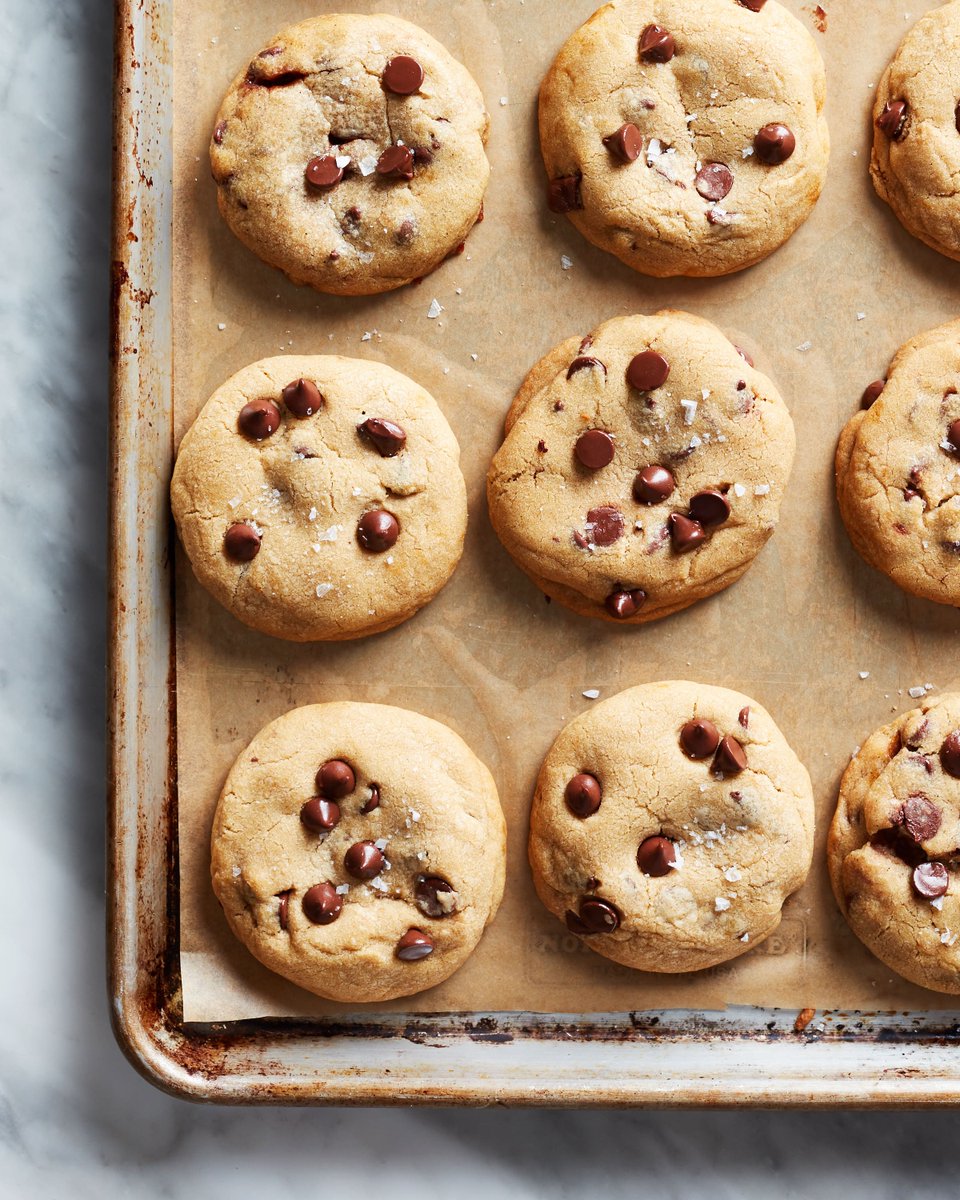 thekitchn's tweet photo. These brown butter salted caramel chocolate chip cookies are the gooiest, chewiest cookies we've ever had. Get @aclassictwist's recipe: https://t.co/PyoT7HCYjX #quarantinecookies https://t.co/roOQdxLbKI
