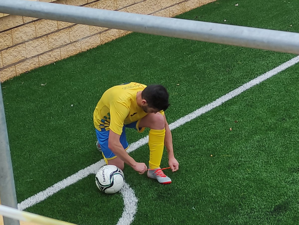 SolanaEMD's tweet photo. 🏁🏁 Final en el Arnés Luna de Solana de los Barros.
Amplia victoria de los amarillos y debut del cadete Cristo.
@SolanaEMD 5 (@ntoniotrigo8 @Casallo_ruben @andres17gg #Vitorio y @ManuelAlbarca)
@CD_LaRoca 1
Despedimos el 2020 en casa con 3 puntos más.
📲 #SolanaLaRoca https://t.co/kFlyOKz9Jq