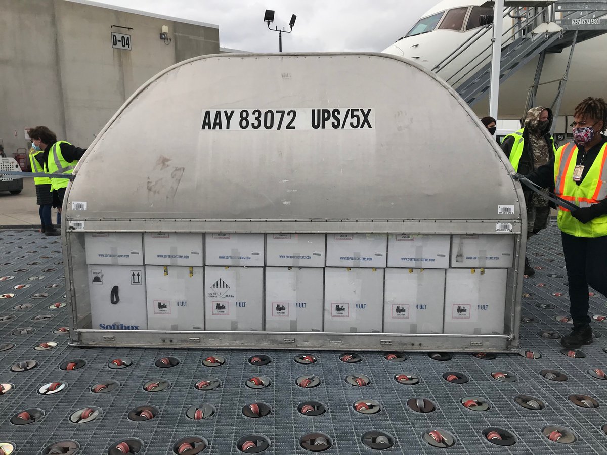 Been told there are four of these containers on the plane, full of vaccines. They’ll be unloaded in Louisville and put in other planes to be sent around the eastern US. They’re being kept at -70 degrees.