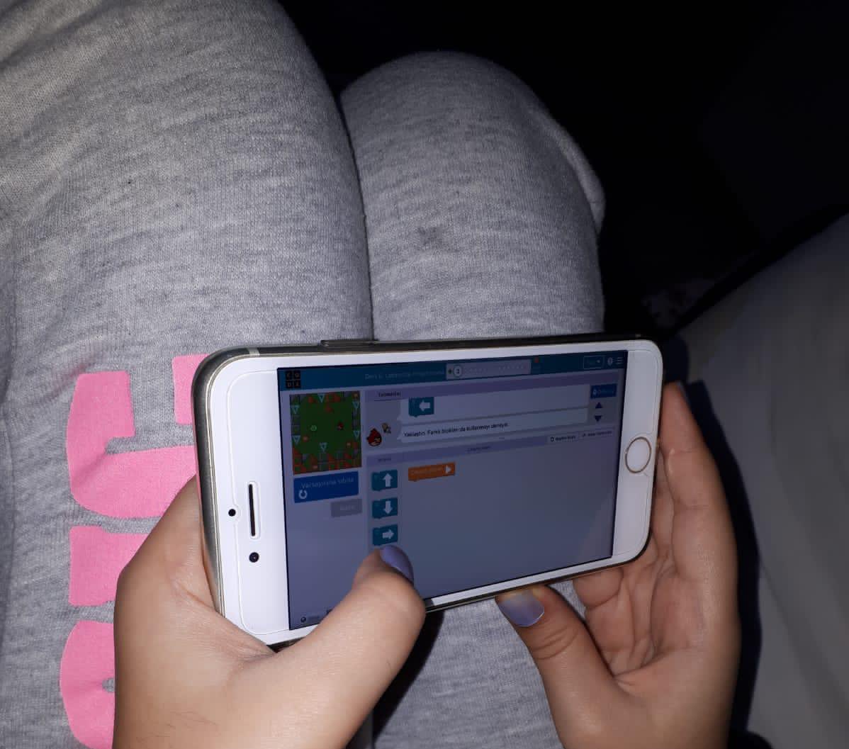 HEyupsultan's tweet image. Öğrencilerimizle kodlama dünyasının kapılarını araladık ✨💪🏻 #harezmiylekodluyoruz #HourOfCode2020 
@timurtugral 
@istanbulilmem 
@alperasimozer 
@EyupsultanMem 
@harezmimodeli