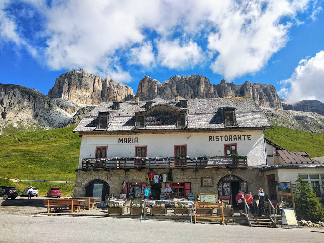 2/ Passo Pordoi con Canazei. https://www.1001puertos.com/2012/10/passo-pordoi-pordoijoch-por-canazei.html