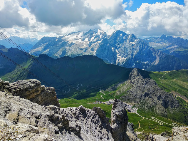 2/ Passo Pordoi con Canazei. https://www.1001puertos.com/2012/10/passo-pordoi-pordoijoch-por-canazei.html