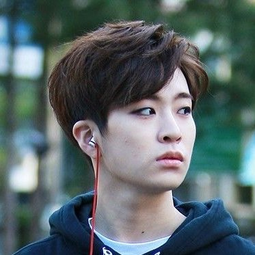 that elongated eye is just *chef's kiss*