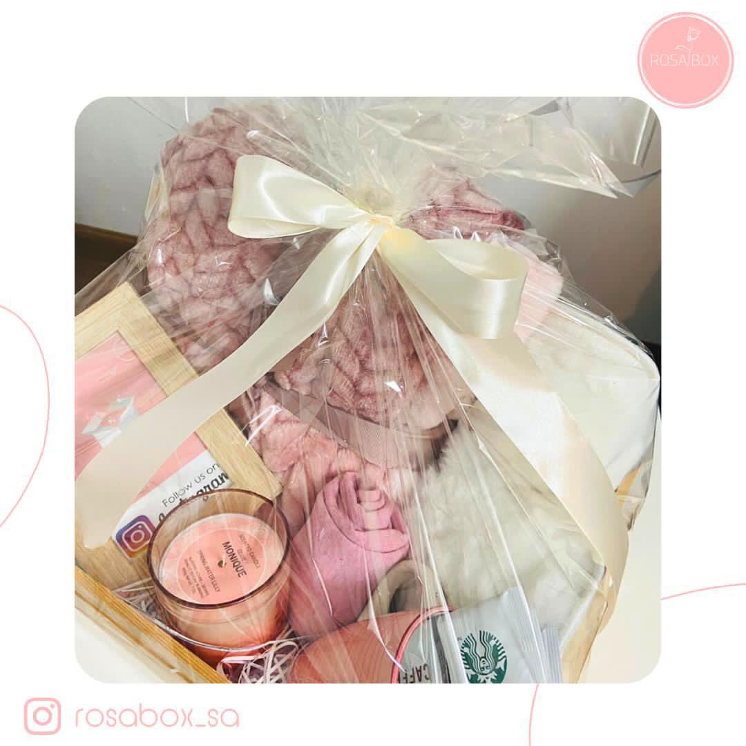 RosaboxS's tweet photo. شاركوا من تحبون تفاصيل الشتاء بهدايا ممزوجة بالدفء و الفرح 💗❄️                         #الشتاء #حي_الشتاء_وحي_ماجابه #هدايا_الشتاء #بوكس_الشتاء #هدية_الشتاء #البرد #هب_البراد #الشتاء_حولك #الشتاء_يحتاج #الدفء #الشتوية https://t.co/YEKO8SQ0LL