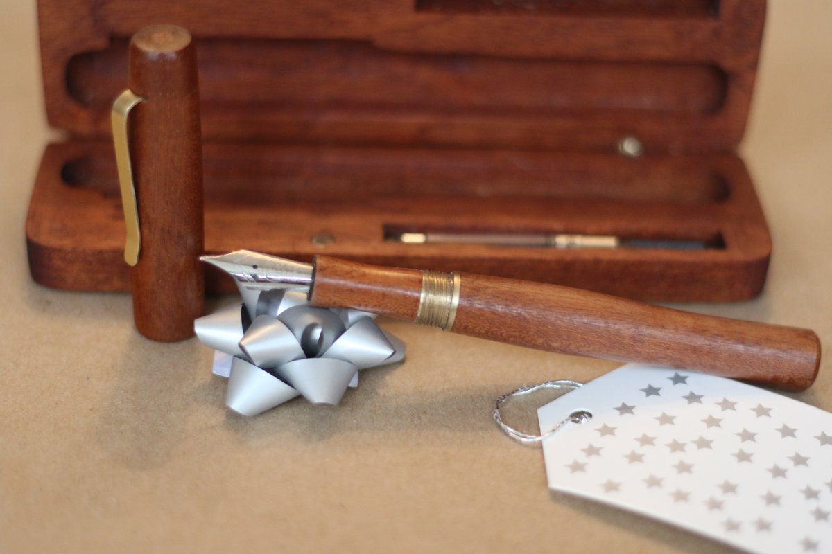sawdustnsparkle's tweet photo. We have some truly luxurious #gifts, expertly crafted by hand in our #Hampshire studio & ready to post anywhere within the UK! Like this mahogany fountain pen & box. ONLY ONE available https://t.co/s1hBtiXU8u Sent Special Delivery #CraftBizParty #ScriptoLigna #LimitedEdition https://t.co/D9NDJAgVKt