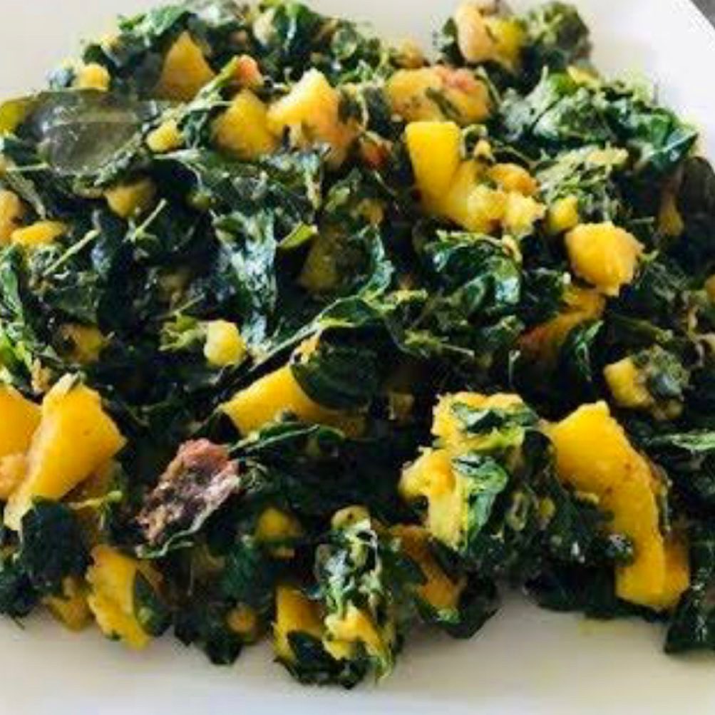 The leftover seed cakes after oil extraction are used as fertilizer & as a flocculent for water purification. Grow in pots if you don’t gave enough land space, & use its leaves to remain fit & young.  #GrowYourOwnFood grow munga &  #GoGreen Miringa  #InMyGarden