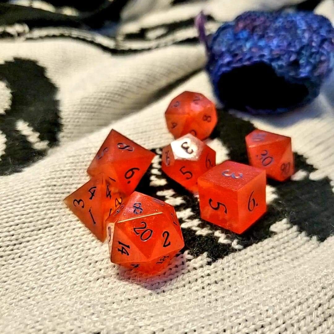 QDerkan's tweet photo. First set that turned out! Made with techniques by @Rybonator1 
#DnD #dice https://t.co/7IvzpRtBIV