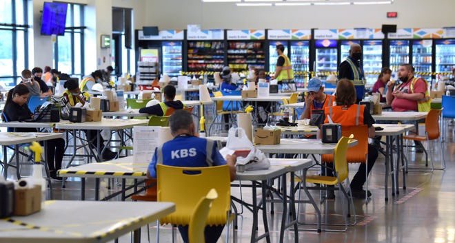 ChefGruel's tweet image. Amazon is hiring at breakneck speed as small business crumbles across America. As a result they need to expand their indoor cafeterias. They look very similar to indoor dining 🤔. So we don’t shut an industry down for safety we just transfer it to Amazon. Makes sense.