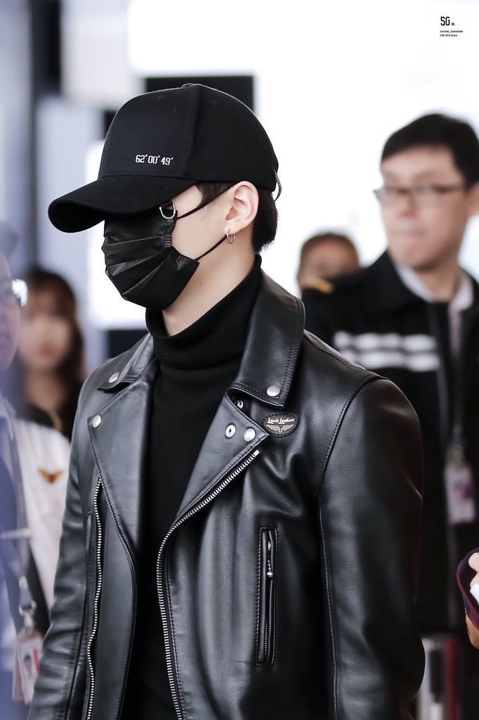 this thread would not be complete without this iconic yoongi look