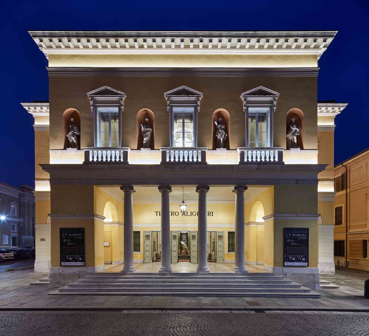 TeatroAlighieri's tweet photo. Il ricordo di Mario Salvagiani illumina il nostro teatro.
All’Avvocato il @ComunediRavenna e il @ravennafestival dedicano una targa nel foyer.
Nel giorno di #SantaLucia inaugura il progetto di illuminazione donato da #Quicklighting: un messaggio di speranza per tutta #Ravenna https://t.co/UyEXj3JSZI