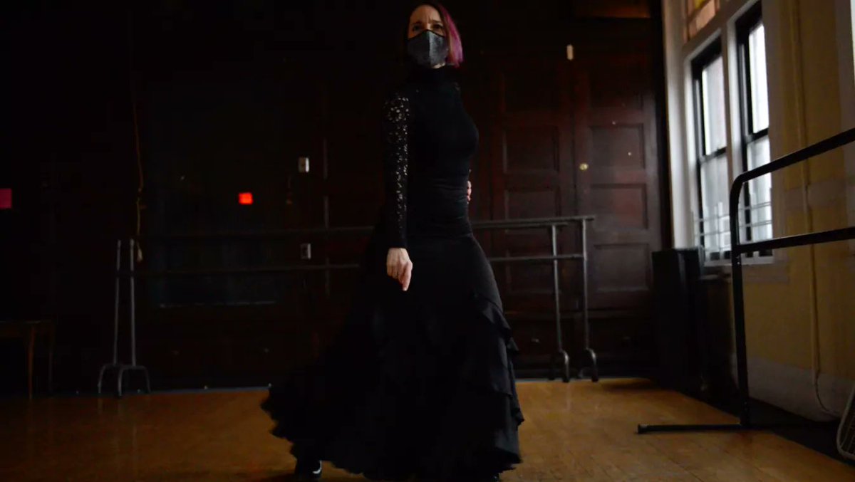 FlamencoBoston's tweet photo. Getting in the holiday spirit 🖤💜🖤 New music video coming soon... 💃🏻🎼🎶 https://t.co/WJVv64x8YO