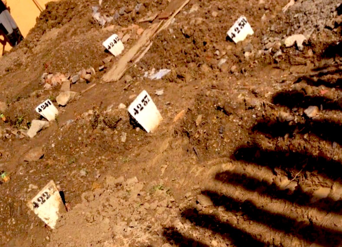KARIMPRIM's tweet photo. En menos de 48 horas más de 10 entierros en el cementerio musulman de #SidiEmbarek #Ceuta , hasta hace unas semanas casi todas las muertes eran por #Covid_19 ( o eso nos vendía @Ingesa_Ceuta y @GobiernodeCeuta ) de repente han bajado los contagios. Algo no cuadra , que ocultan? https://t.co/KQcDITbz03