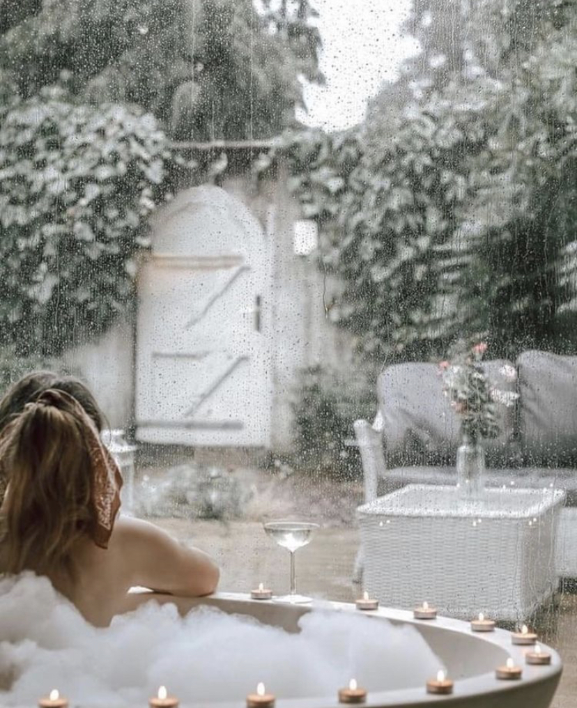 Origins_Living's tweet photo. Dreaming of a bathing white Christmas..

Image @barnsley_house 

Thanks for sharing @artofbathrituals

#bathingrituals #bathrituals https://t.co/CORqRWjpkV