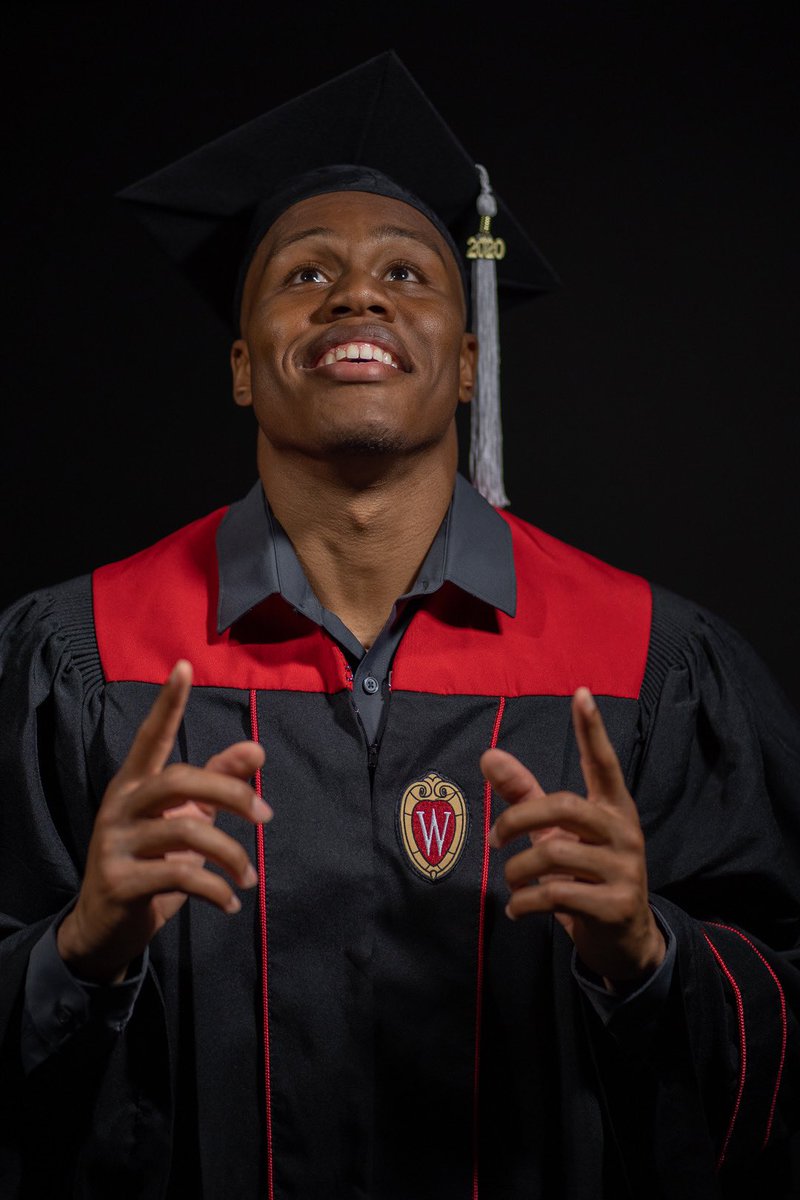 aj_taylor2016's tweet photo. Officially graduated!!! Now... what’s next? 🤔 https://t.co/qMEpNvXTpJ