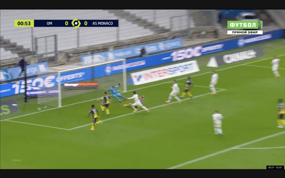 1/ Mais à sortir fort sur le porteur, Sakai est obligé de serrer l'axe, laissant WBY et Gelson complètement seuls au 2e. Le centre en retrait pour Tchouaméni était également une option.2/ Raté complètement ahurissant de Ben Yedder qui change évidemment la face du match.