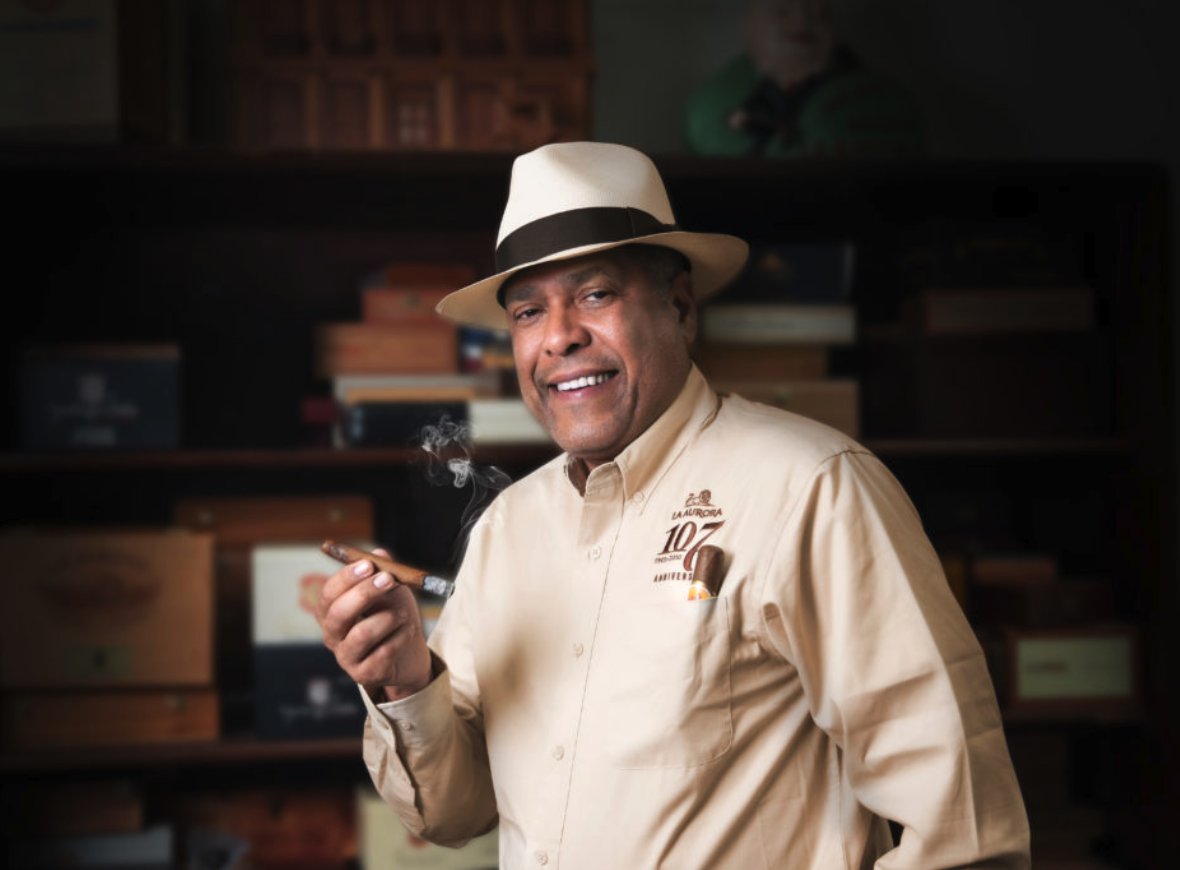 Meet our Master Blender Manuel Inoa! Manuel had the honor to interview with Cigarro Dominicano Magazine to discuss his passion for cigars, the art of smoking, and how the pandemic has affected La Aurora. Thank you @cigarrodominicano for the chat!

laaurora.com.do/manuel-inoa-in…