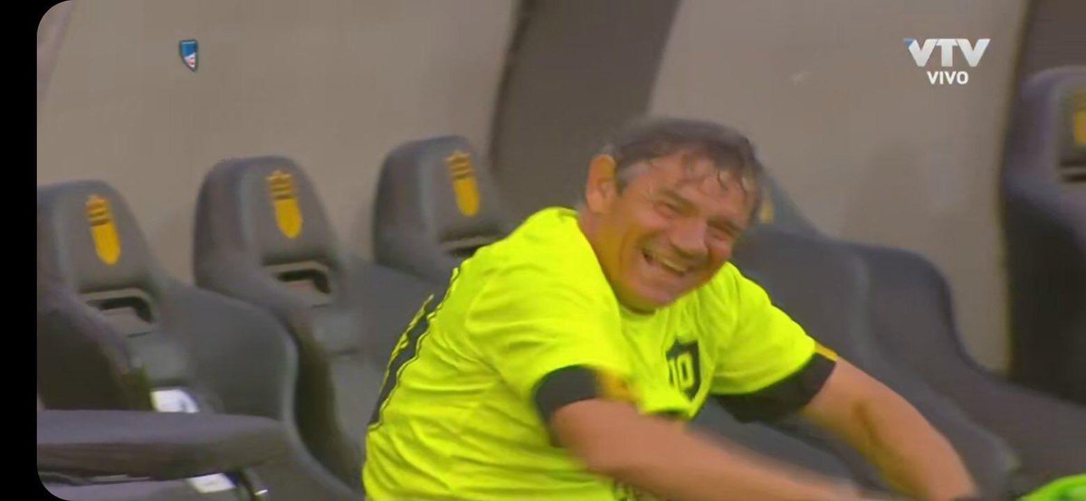 “VOY A SALUS Y TE GANO OTRA VEZ..GALLINA”