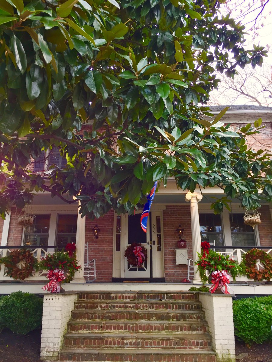 HobanGirl's tweet photo. #Rosemont #Alexandria #architecture #CommonwealthAve https://t.co/G4VokyFS8S