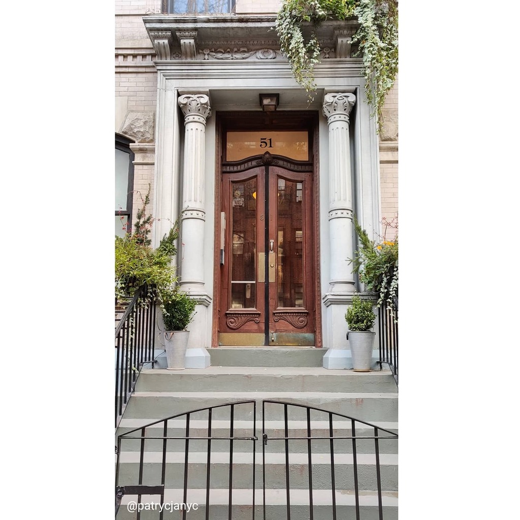 AdalinkaNYC's tweet photo. Door.

12.13.2020.
✨✨✨✨✨

Shot on @oneplus
7T Pro 5G McLaren.
#shotononeplus
#oneplus7tpro5G
#OnePlus 
#OnePlus5GMcLaren

#door
#manhattan #newyork #nyc  #streetphotography  #capturenyc
#canonTeam
#InstaAmazing #patrycjanyc #adamowska #patrycjaph… https://t.co/Jej1MiIwrL https://t.co/MJgt1y5tzh