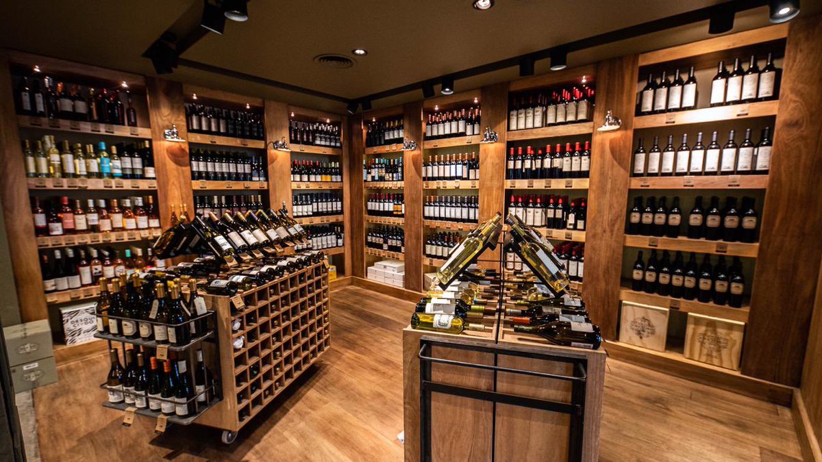💥🍷 ¿Conoces #DeBarricasPuertoMadero? Te esperamos en Macacha Güemes 396 para que descubras un nuevo concepto en vinotecas.

📆 Abierto de lunes a sábados de 10 a 21 hs y domingos de 10 a 18 hs para que retires tu compra online
⠀⠀⠀⠀⠀⠀⠀⠀⠀⠀⠀⠀⠀⠀⠀⠀⠀