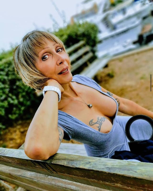 MilfCathynudes's tweet photo. Salut mes loulous, dispo pour des show cam et des packs nudes et vidéos ! 

Venez vite en mp 😁😘 https://t.co/aUk6GHK7RE