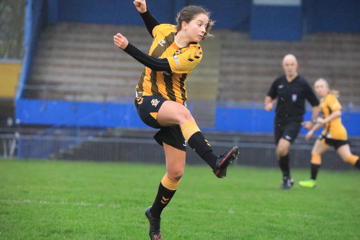 Good to see @ckingsbury_ and @CambridgeUtdWFC Devs back on the pitch after so long with a trip to @OrientWFC.  I hear they have a cool new sponsor too.