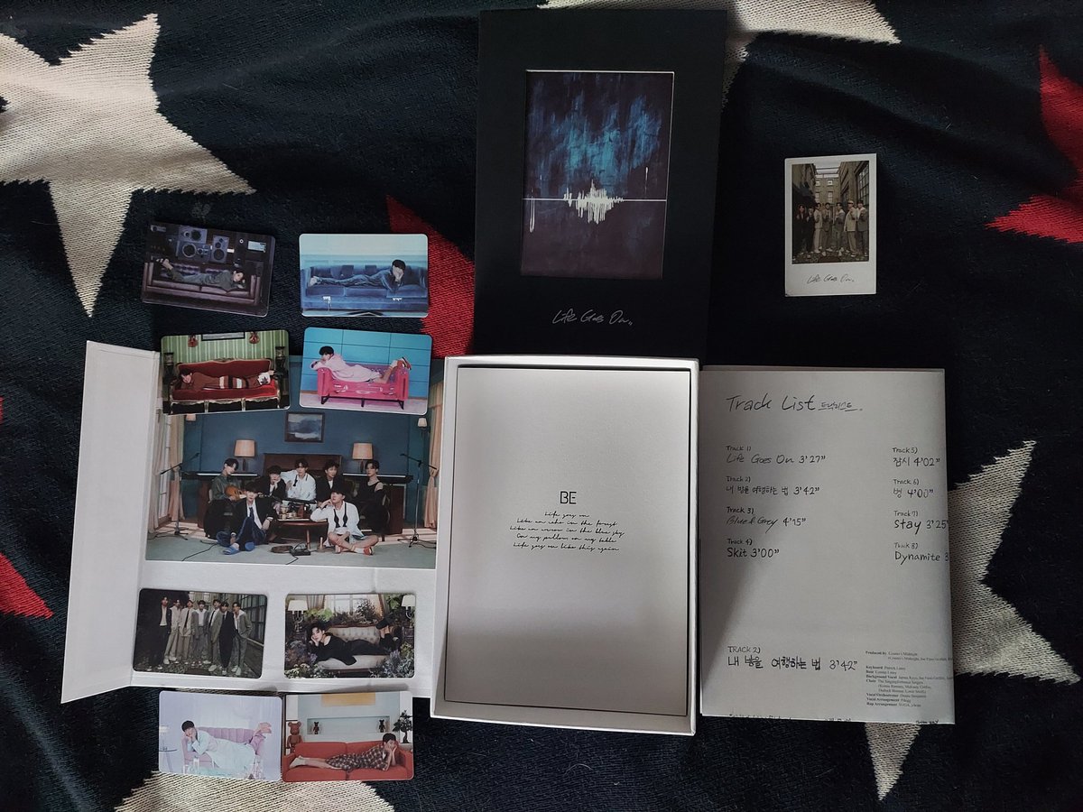 smallnugs_'s tweet photo. thank you thank you @ganggang_GOs my BE album arrived and she GORGEOUS #GGG_proofs https://t.co/lxiPgCs6nP