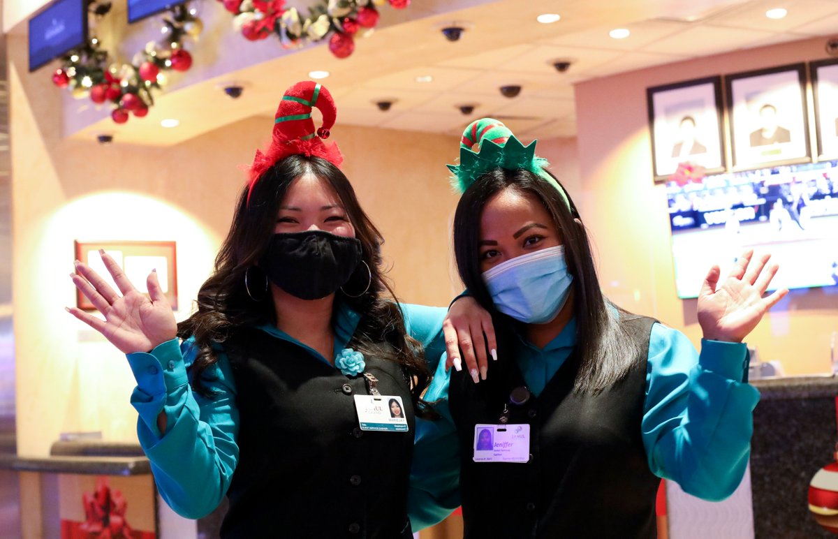 jamulcasinosd's tweet photo. Mariejay and Jeniffer are embracing the holiday spirit at Guest Services! Stop by and say hello on your next visit! πβ¨ #teamjamul #jamulcasinosd https://t.co/B5nCAlzKUJ